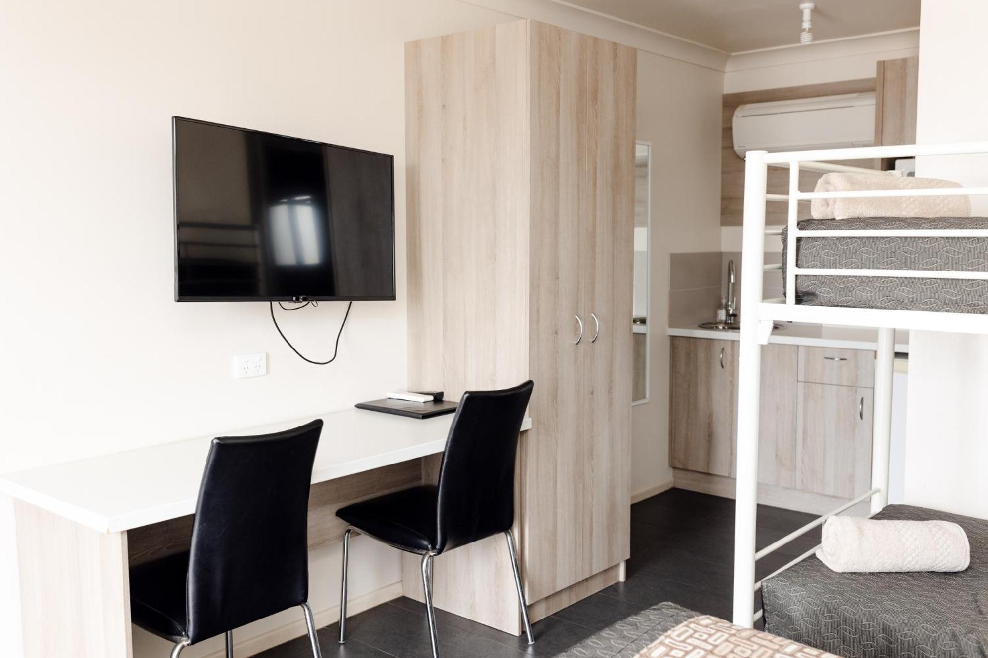 Miles Starline Motor Inn المظهر الخارجي الصورة